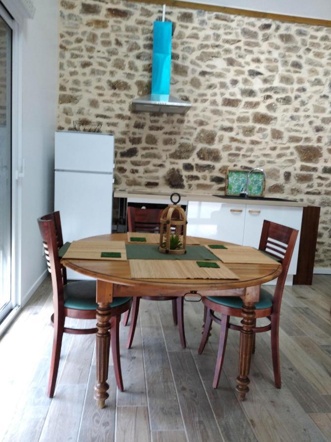 Les Petits Gites Ernée Exterior foto